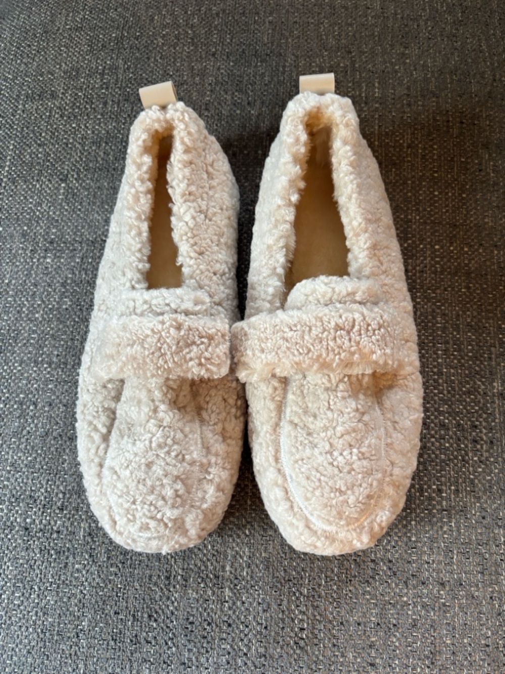 Super cozy faux shearling slippers, size 39